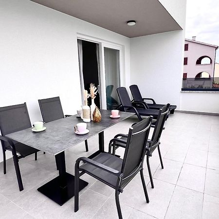 Boutique Hotel Ivy'Z Novalja Luaran gambar