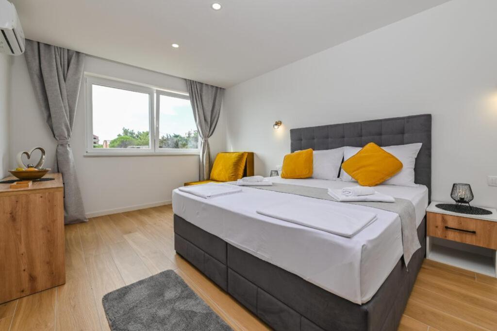 Boutique Hotel Ivy'Z Novalja Luaran gambar